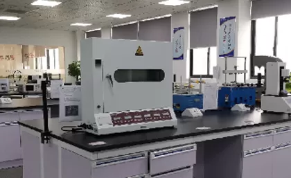 Le Century Test Center-Functional Laboratory assure la fonctionnalité, l'utilisation et l'apparence de tous les produits Century